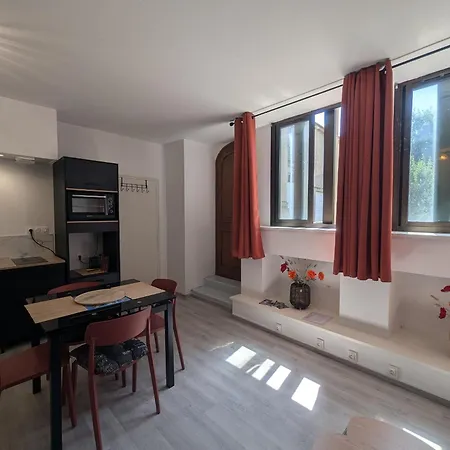 Plain-pied 1 Chambre A Chaumont - Fr-1-611-108 *